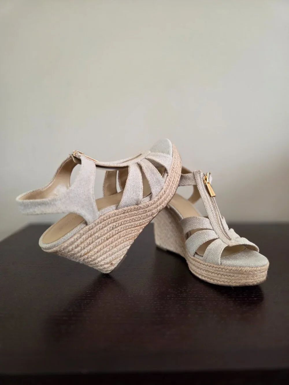 Michael Kors Berkley Canvas Espadrille Wedge Sandals Size 9.5 Tan Zip Preppy